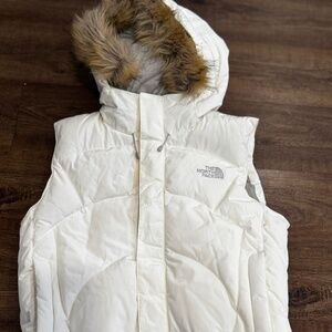 The North Face White Insulated Puffer Vest with Faux Fur Hood – Women’s Small
